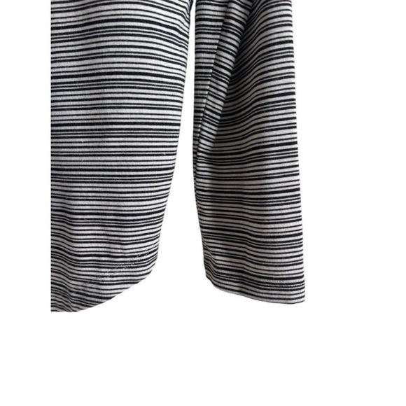 ATHLETA Cloudlight Stratus Striped Top‎ Size XS Black White Oversized Relaxed - Picture 8 of 12